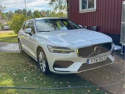 Vit Begagnad 2019 Volvo V60 Momentum Kombi | 185 000 kr (Bra pris)