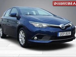 Mörkblå Begagnad 2017 Toyota Auris Hybrid Active Halvkombi | 119 000 kr (Bra pris)