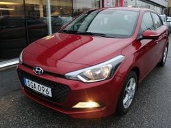 Röd Begagnad 2017 Hyundai i20 Comfort Halvkombi | 94 500 kr (Marknadspris)