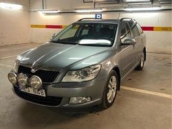 Grå Begagnad 2013 Skoda Octavia Kombi | 84 995 kr (Bra pris)