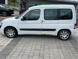 Vit Begagnad 2007 Peugeot Partner Minibuss | 15 000 kr (Marknadspris)