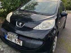 Svart Begagnad 2007 Peugeot 107 Halvkombi | 8 000 kr (Bra pris)