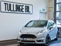 Grå Begagnad 2016 Ford Fiesta ST200 Halvkombi | 174 900 kr (Lite dyr)