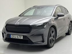Grå Begagnad 2022 Skoda Enyaq iV SportLine SUV | 324 900 kr (Bra pris)