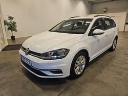 Vit Begagnad 2017 VW Golf VII Kombi | 129 900 kr (Marknadspris)