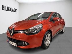 Röd Begagnad 2016 Renault Clio IV Dynamique Halvkombi | 104 800 kr (Marknadspris)