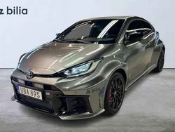 Silver Begagnad 2024 Toyota Yaris Premium Halvkombi | 589 900 kr (Marknadspris)