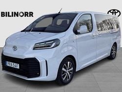 Vit Begagnad 2024 Toyota Proace Verso Premium Kombi | 437 500 kr (Marknadspris)