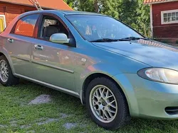 Grön Begagnad 2005 Chevrolet Lacetti Halvkombi | 7 000 kr