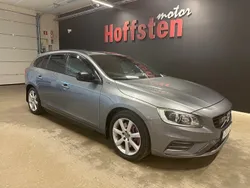 Grå Begagnad 2015 Volvo V60 R-Design Kombi | 139 900 kr (Marknadspris)