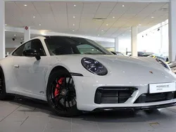 Ljusgrå Begagnad 2023 Porsche 911 Carrera 4 GTS Sportkupé | 1 855 000 kr (Marknadspris)