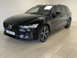 Svart Begagnad 2021 Volvo V60 R-Design Kombi | 359 000 kr (Marknadspris)