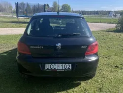 Svart Begagnad 2003 Peugeot 307 Halvkombi | 15 500 kr (Marknadspris)