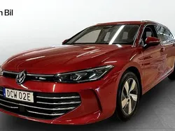 Röd Begagnad 2024 VW Passat Business Kombi | 354 000 kr (Marknadspris)