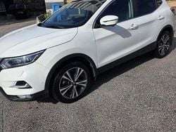 Vit Begagnad 2018 Nissan Qashqai SUV | 152 000 kr (Marknadspris)