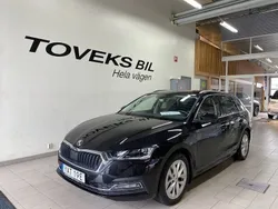 Svart (black magic pärleffekt me) Begagnad 2022 Skoda Octavia Kombi | 294 900 kr (Marknadspris)