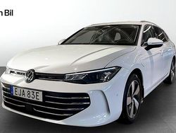 Vit Begagnad 2024 VW Passat Business Kombi | 449 900 kr