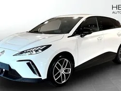 Vit Begagnad 2023 MG MG4 EV Luxury Halvkombi | 429 990 kr (Dyr)