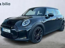 Svart Begagnad 2022 Mini Cooper SE Halvkombi | 219 900 kr (Marknadspris)