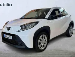 Vit Begagnad 2022 Toyota Aygo Halvkombi | 159 900 kr (Marknadspris)