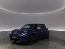 Grön Begagnad 2023 Mini Cooper SE Favoured Halvkombi | 444 900 kr