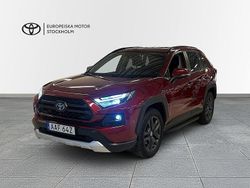 Röd Begagnad 2022 Toyota RAV4 Hybrid SUV | 389 900 kr (Marknadspris)