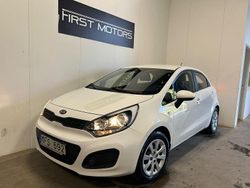 Vit Begagnad 2011 Kia Rio Halvkombi | 69 900 kr (Marknadspris)