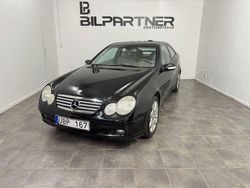 Svart Begagnad 2003 Mercedes C180 Sportkupé | 35 900 kr