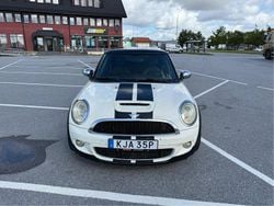Vit Begagnad 2009 Mini Cooper S Halvkombi | 79 000 kr (Superpris)