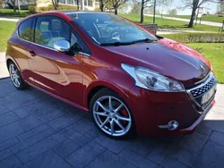 Röd Begagnad 2013 Peugeot 208 GTi Halvkombi | 105 000 kr