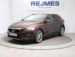 Brun Begagnad 2017 Volvo V40 CC Business Edition Kombi | 209 500 kr (Marknadspris)