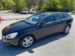 Svart Begagnad 2013 Volvo V60 Momentum Kombi | 69 000 kr (Marknadspris)