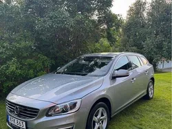 Silver Begagnad 2016 Volvo V60 Momentum Kombi | 122 000 kr (Bra pris)