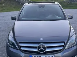 Grå Begagnad 2012 Mercedes B180 Minibuss | 120 000 kr (Lite dyr)