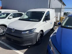 Vit (candyvit) Ny 2025 VW Caddy Minibuss | 445 250 kr (Marknadspris)