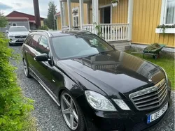 Svart Begagnad 2011 Mercedes E220 AMG Kombi | 90 000 kr (Lite dyr)