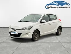 Vit Begagnad 2013 Hyundai i20 Premium Halvkombi | 36 500 kr (Bra pris)