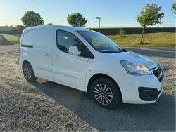 Vit Begagnad 2015 Peugeot Partner Minibuss | 54 000 kr (Marknadspris)