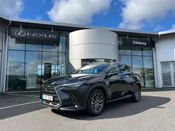 Svart (svart metallic) Begagnad 2025 Lexus NX350h Business Edition SUV | 499 000 kr (Marknadspris)