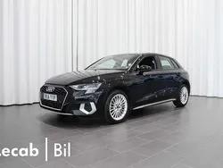 Svart (brilliantsvart) Begagnad 2023 Audi A3 Sportback Proline Halvkombi | 269 500 kr (Marknadspris)