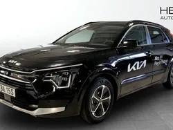 Svart (black) Begagnad 2025 Kia Niro Advance SUV | 461 400 kr (Dyr)