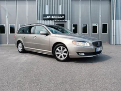 Ljusbrun (brun) Begagnad 2013 Volvo V70 Kombi | 94 900 kr (Marknadspris)