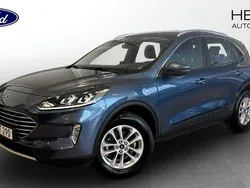 Blå (blue) Begagnad 2022 Ford Kuga Titanium SUV | 244 900 kr (Marknadspris)