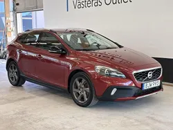 Röd Begagnad 2014 Volvo V40 CC Kombi | 104 900 kr (Marknadspris)