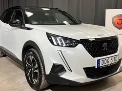 Vit Begagnad 2023 Peugeot 2008 GTi SUV | 239 900 kr (Marknadspris)