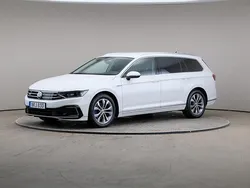 Vit Begagnad 2019 VW Passat Executive Kombi | 239 000 kr (Marknadspris)