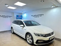 Vit Begagnad 2021 VW Passat R-line Kombi | 224 700 kr (Marknadspris)