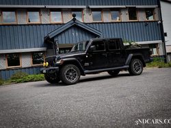 Svart Begagnad 2020 Jeep Gladiator Overland SUV | 649 900 kr