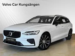 Vit Begagnad 2024 Volvo V60 Plus Kombi | 489 900 kr (Marknadspris)