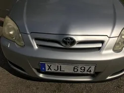 Silver Begagnad 2005 Toyota Corolla Halvkombi | 28 900 kr (Marknadspris)